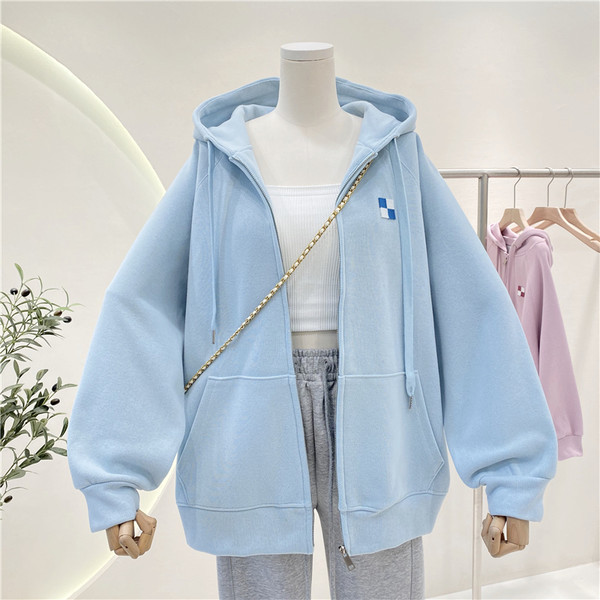 Широк модел дамски суичър с качулка и връзки подходящ за ежедневието