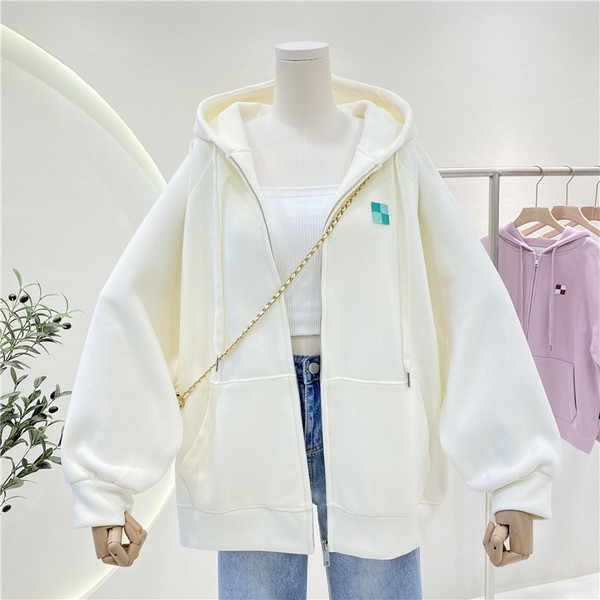 Широк модел дамски суичър с качулка и връзки подходящ за ежедневието