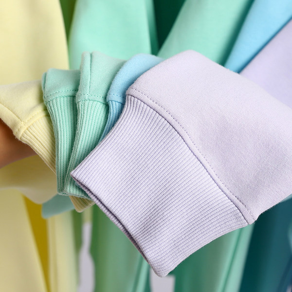 Γυναικείο μονόχρωμο φούτερ με οβάλ λαιμόκοψη και μακριά μανίκια