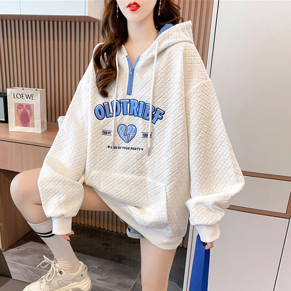 Naiste avar lipsu ja trükiga kapuutsiga dressipluus