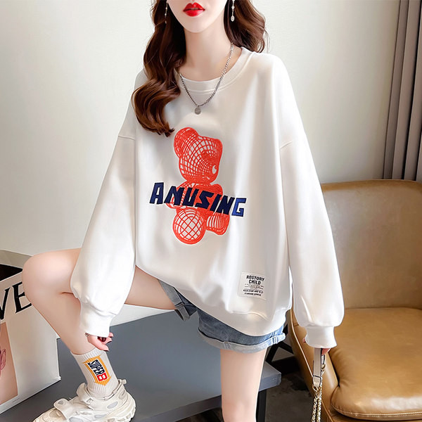 Ženska jesenska majica s izvezenim natpisom i ovalnim izrezom