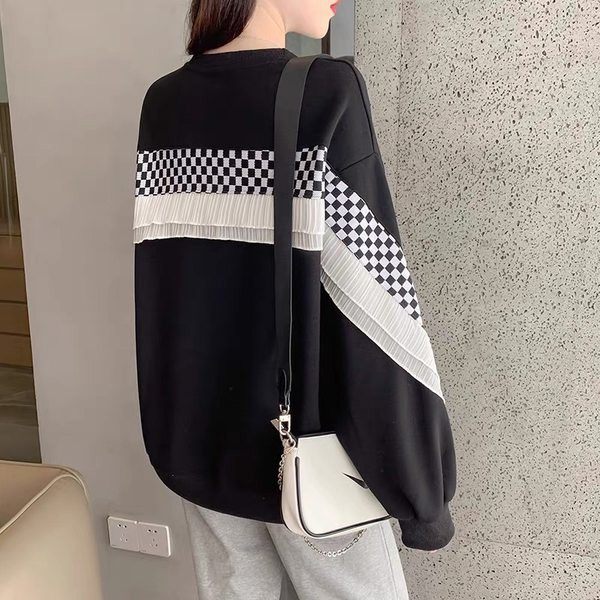 Aplikatsiooni ja tikitud tekstiga vabaaja dressipluus naistele