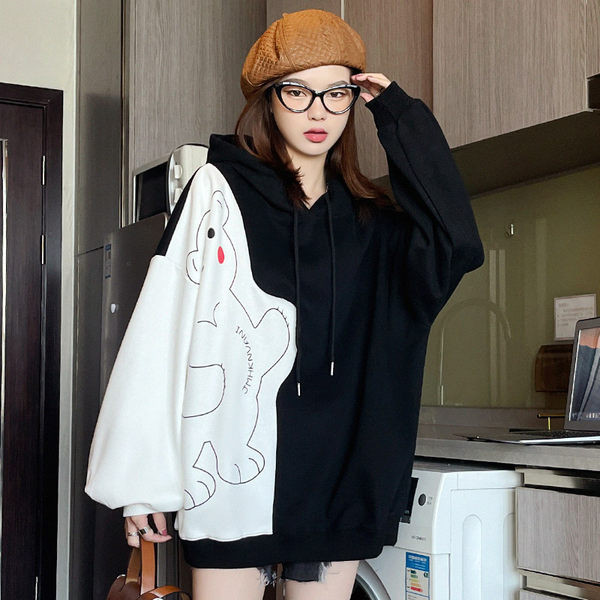 Široki model ženske majice s kapuljačom - tri boje