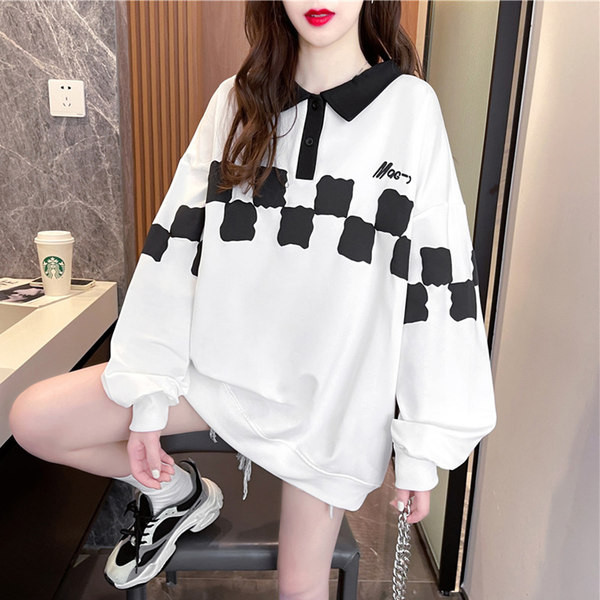 Ženska majica s klasičnim ovratnikom širokog kroja