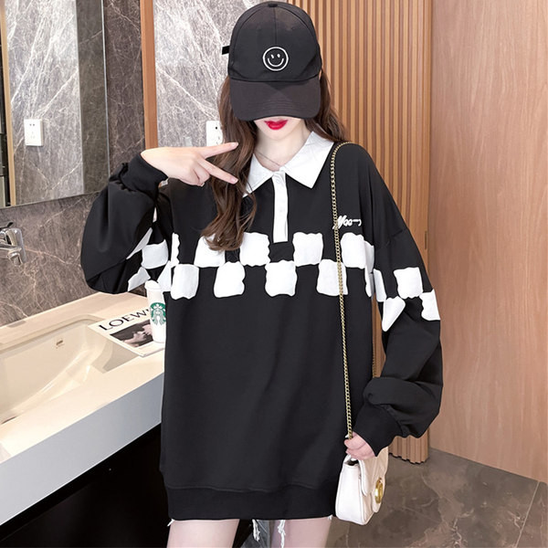 Ženska majica s klasičnim ovratnikom širokog kroja