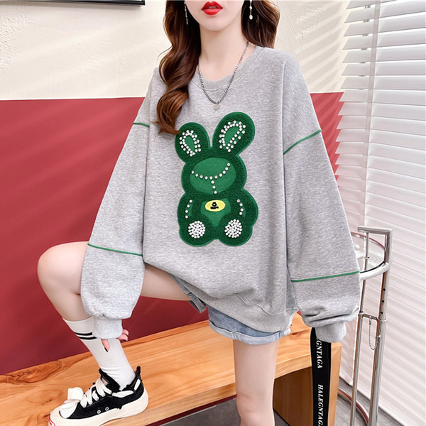 Модерен дамски суичър с овално деколте -широк модел