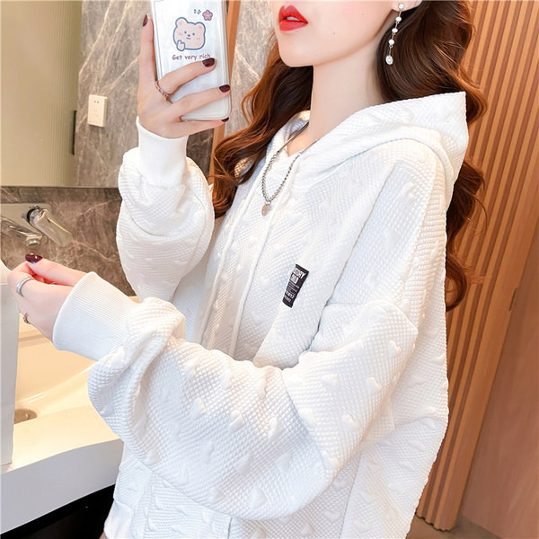 Ежедневен дамски суичър на сърца -черен и бял цвят