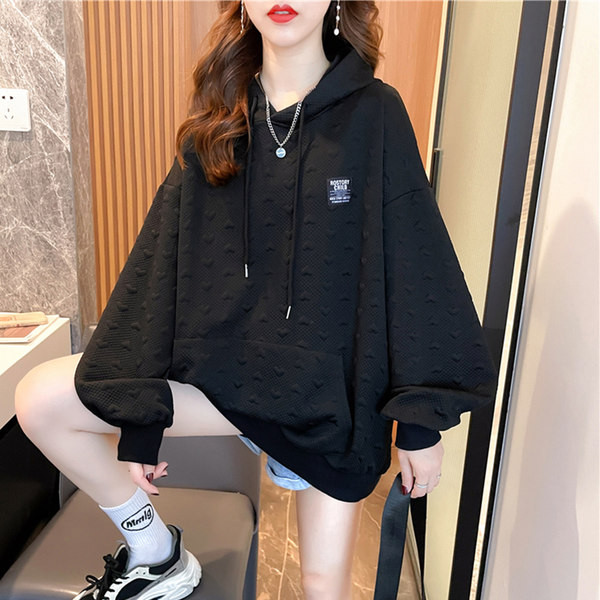 Ежедневен дамски суичър на сърца -черен и бял цвят