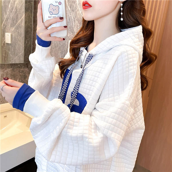 Нов модел дамски спортен суичър с качулка