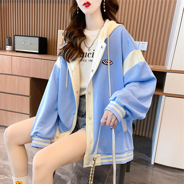 Νέο μοντέλο γυναικείο φούτερ με κουκούλα σε τρία χρώματα