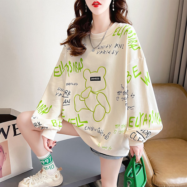 Ženska široka majica s ovalnim izrezom