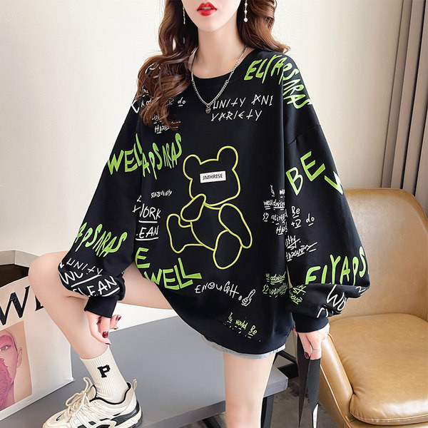 Ženska široka majica s ovalnim izrezom