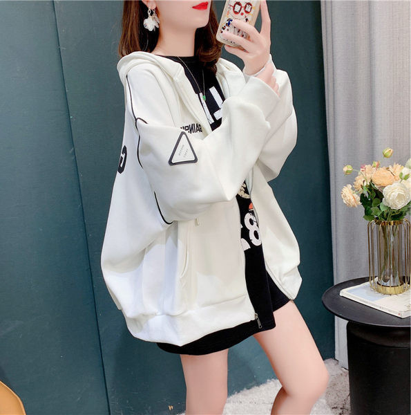 Ženski sportski top s kapuljačom u dvije boje