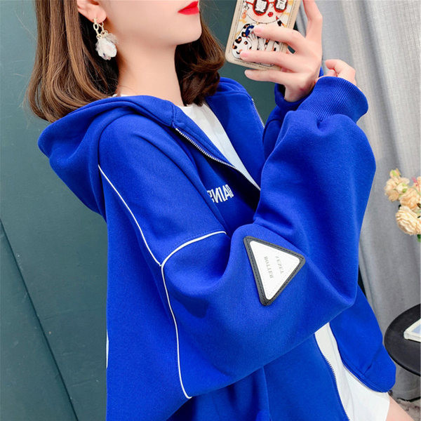 Ženski sportski top s kapuljačom u dvije boje