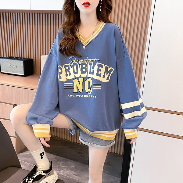 Φαρδύ μοντέλο γυναικείο φούτερ με V λαιμόκοψη και στάμπα