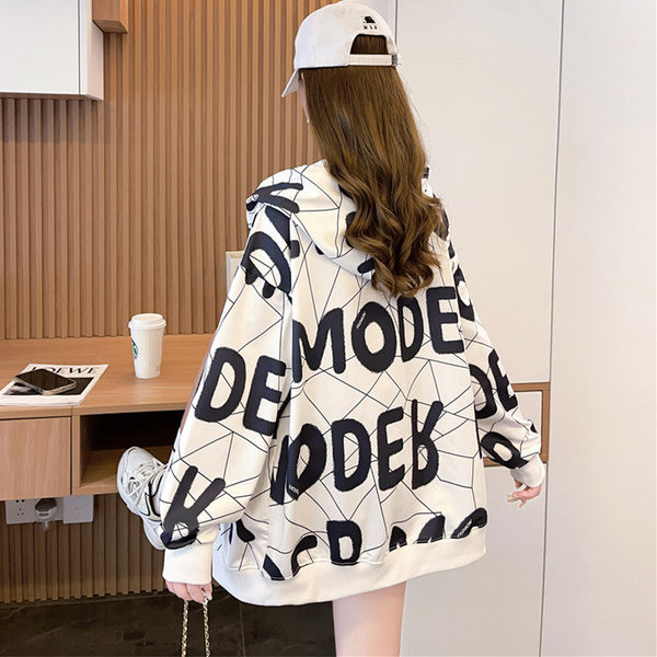 Vabaaja naiste dressipluus kirja ja kapuutsiga