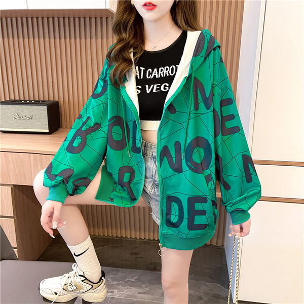 Vabaaja naiste dressipluus kirja ja kapuutsiga