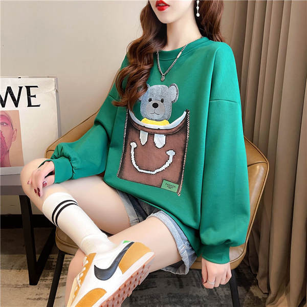 Ženska majica slobodnog uzorka s printom medvjeda i ovalnim dekolteom