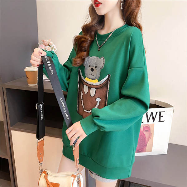 Ženska majica slobodnog uzorka s printom medvjeda i ovalnim dekolteom