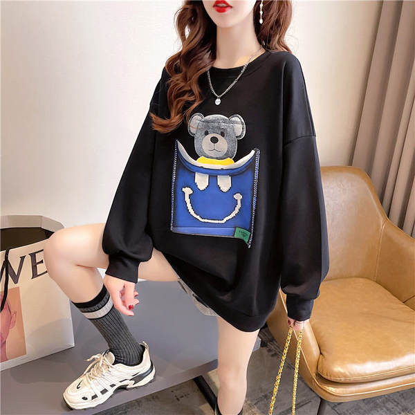 Ženska majica slobodnog uzorka s printom medvjeda i ovalnim dekolteom