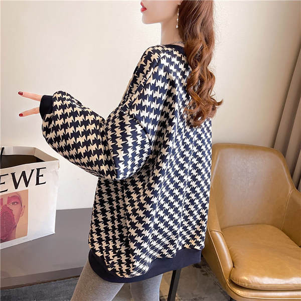 Naiste ruuduline tikandiga dressipluus - lai mudel