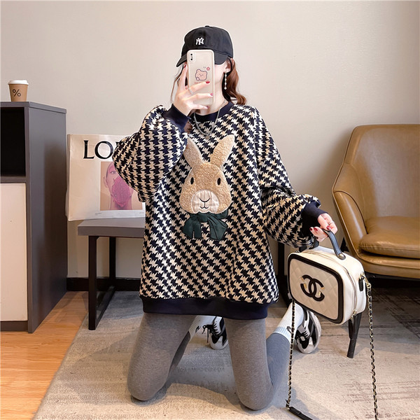 Naiste ruuduline tikandiga dressipluus - lai mudel