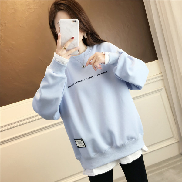 Ženski džemper u tri boje sa ukrasnim natpisom