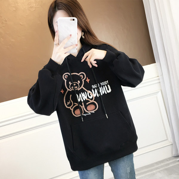 Ležerna ženska majica s printom medvjeda - više boja