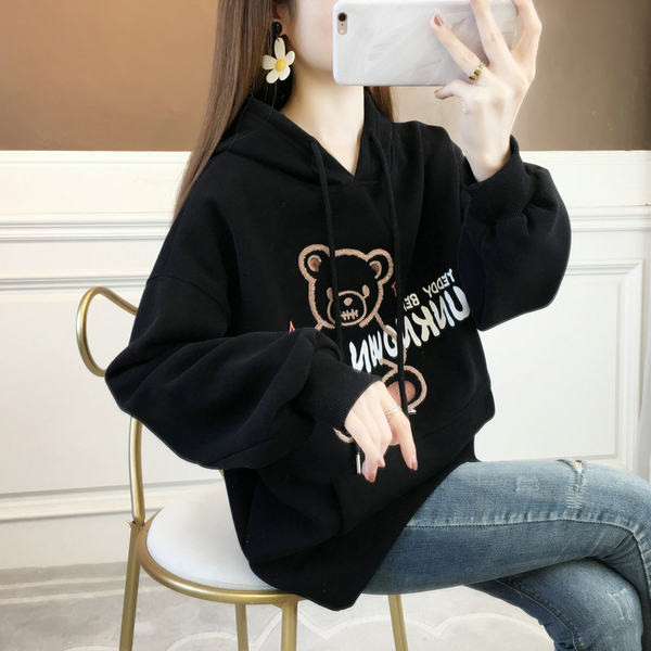 Ležerna ženska majica s printom medvjeda - više boja