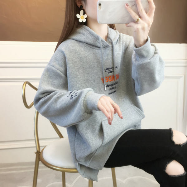 Naiste kapuutsiga dressipluus laia mustriga