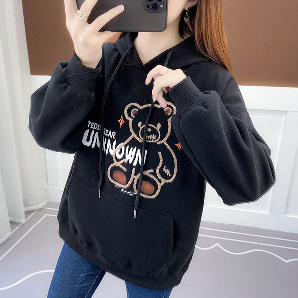 Jesensko-zimska ženska majica s natpisom i vezom