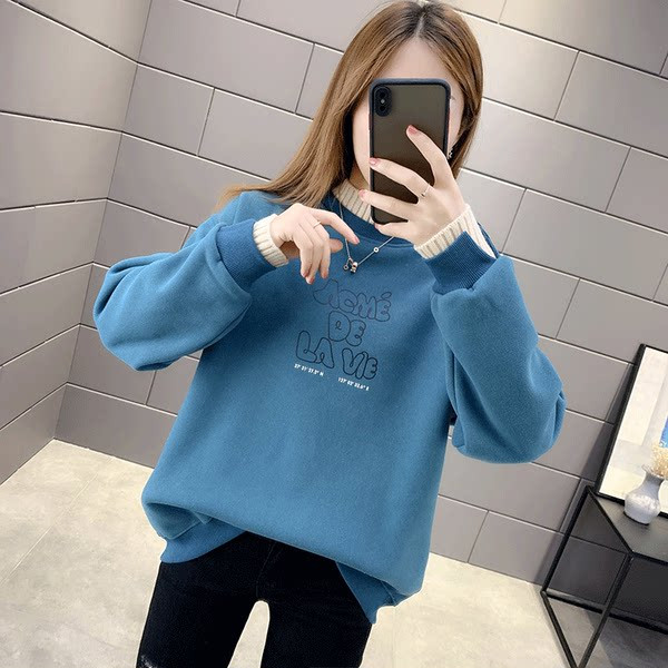 Широка дамска блуза с обло деколте -син и оранжев цвят