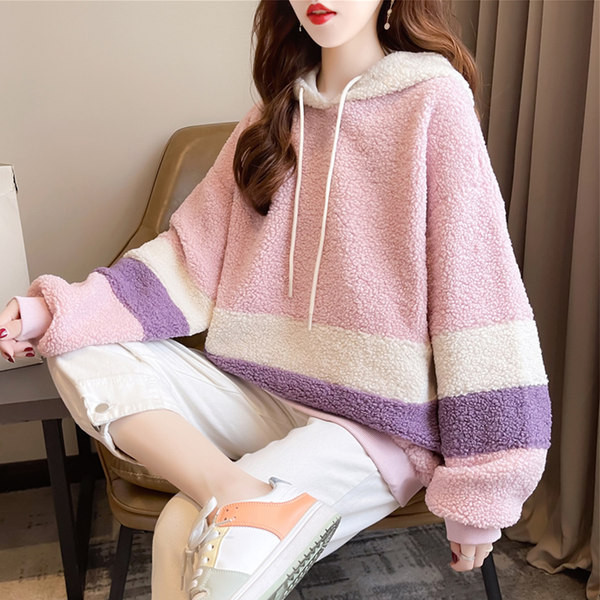 Дамски плюшен суичър с качулка