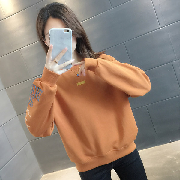 Naiste ümarkaelusega tikitud vabaaja dressipluus