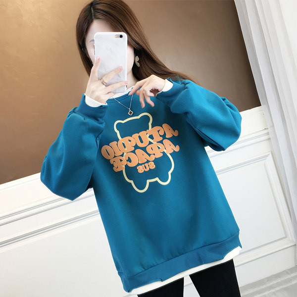 Laia mudeliga naiste dressipluus ovaalse dekoltee ja trükiga