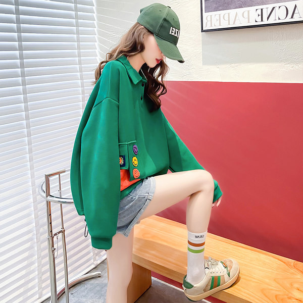 Дамски суичър с класическа яка и копчета и  бродерия