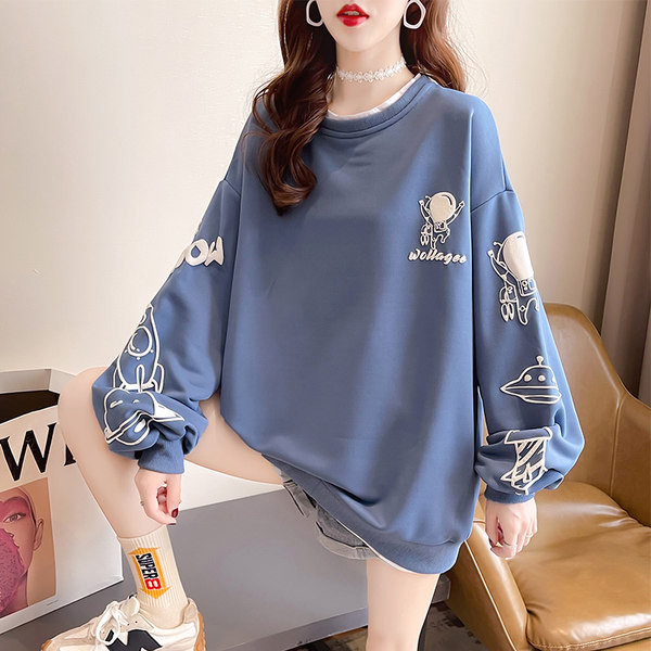 Naiste vabaaja kampsun erinevates värvides