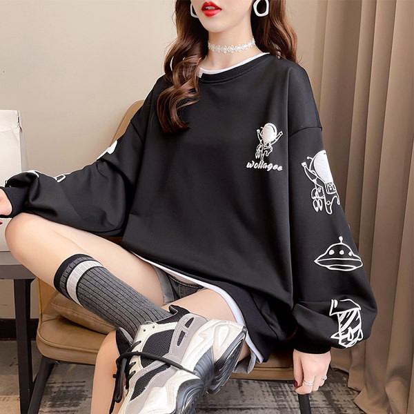 Naiste vabaaja kampsun erinevates värvides