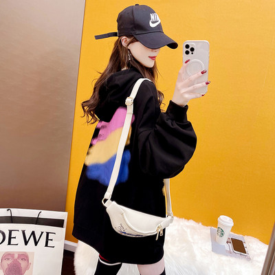 Широк модел дамски суичър с качулка нов модел