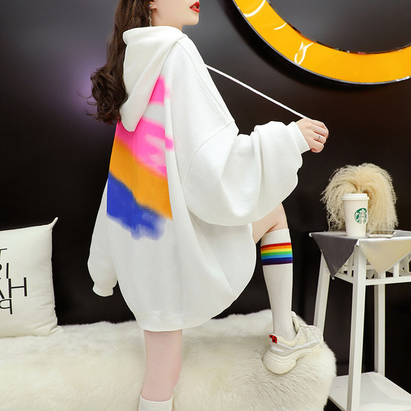 Широк модел дамски суичър с качулка нов модел