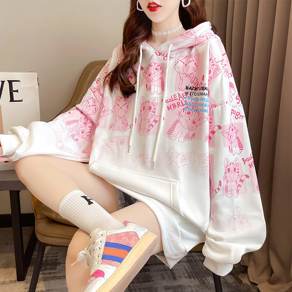 Naiste dressipluusid – kapuutsi ja lipsudega