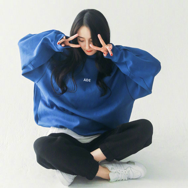 Ženski sweatshirt - V izrez