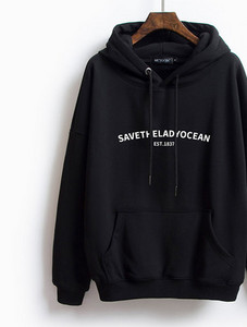 Γυναικεία φούτερ με στάμπα και κουκούλα