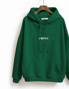 Ženski sweatshirt - s kapuljačom i natpisom