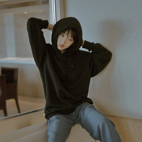 Γυναικείο φούτερ με κουκούλα με βελούδο