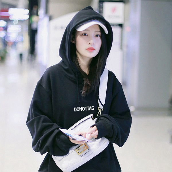 Дамски суичър с качулка - свободен модел с надпис