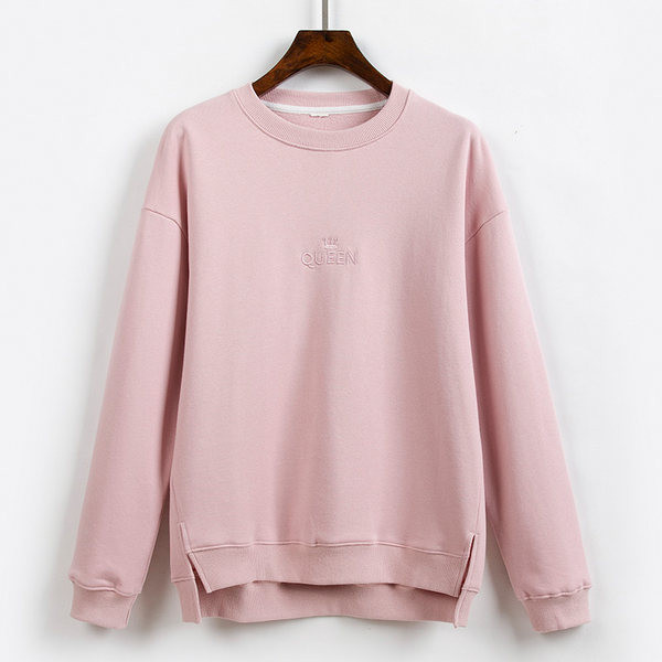 Naiste polsterdatud dressipluus ovaalse kaelusega ja tikitud kirjaga