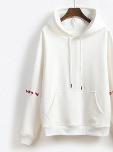 Női pulóverek új modell kapucnival