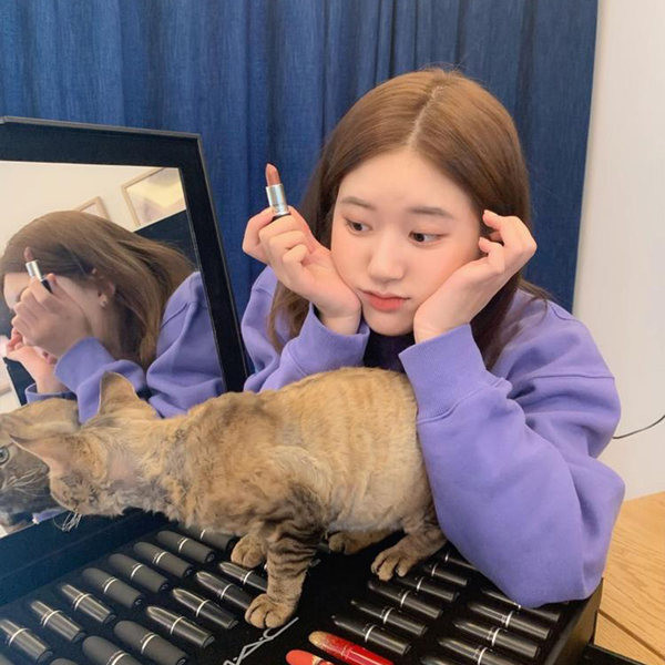 Új modell női pulóver lila színű felirattal