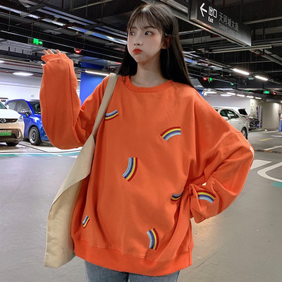 Ежедневен дамски пуловер с цветна бродерия